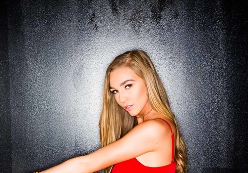 Kendra Sunderland